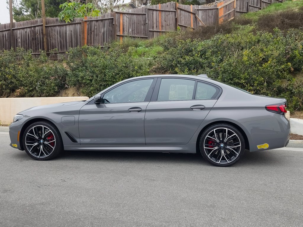Used 2021 BMW 530e xDrive w/ M Sport Package image 28