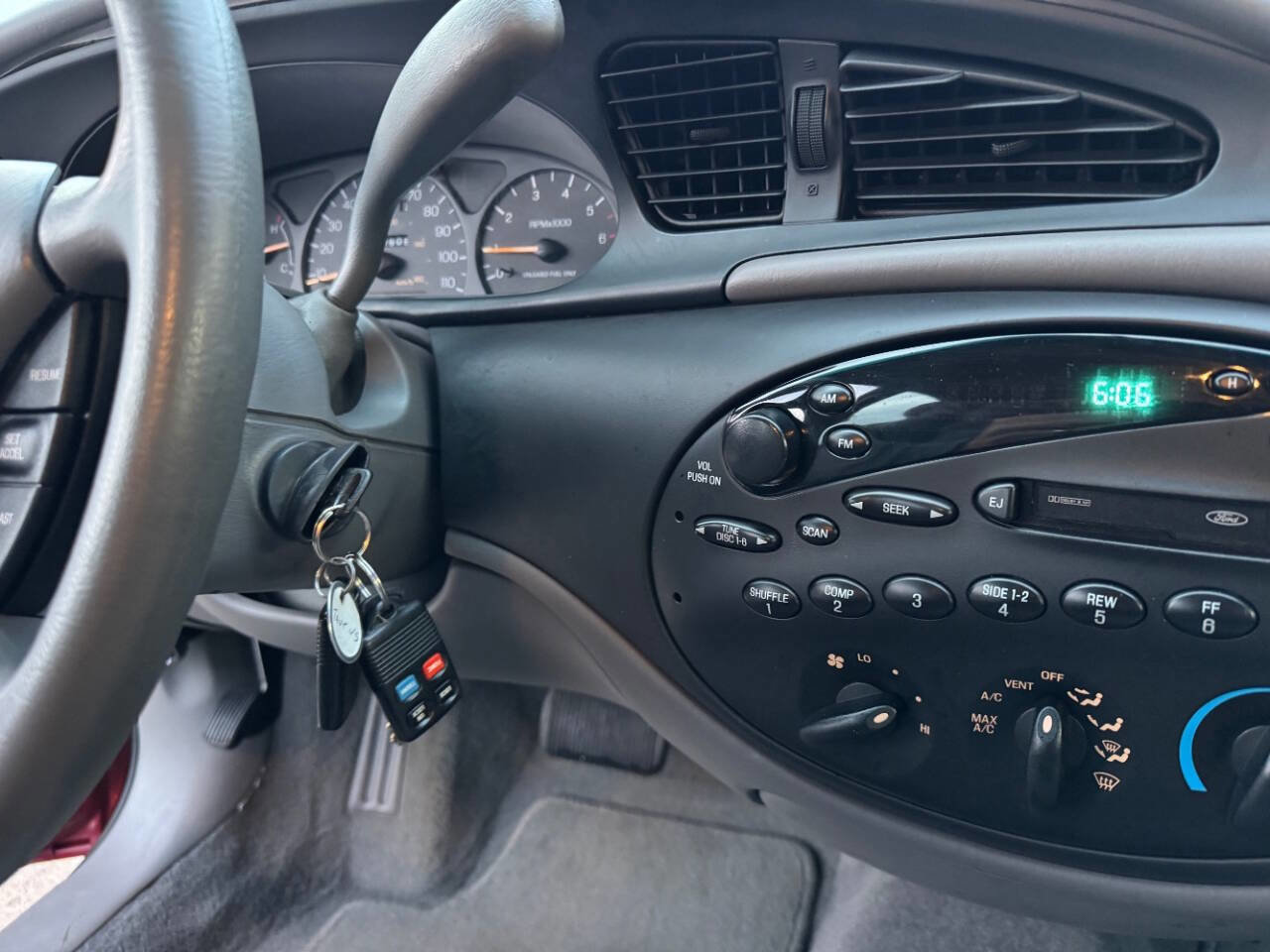 Used 1997 Ford Taurus GL image 32