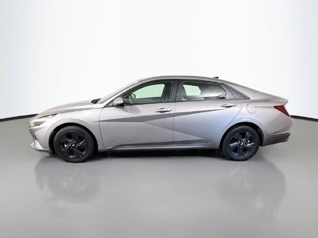 Used 2022 Hyundai Elantra SEL w/ Convenience Package FWD image 6