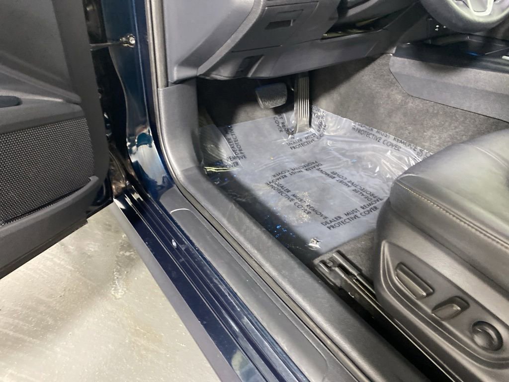 Used 2018 Toyota Camry XLE FWD image 25