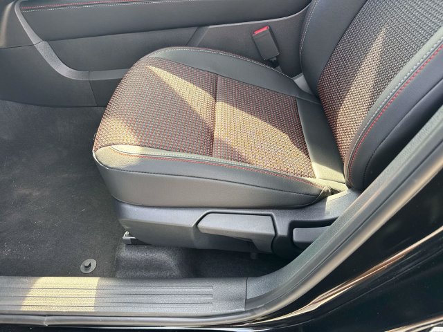 New 2027 Nissan Kicks SR FWD image 19