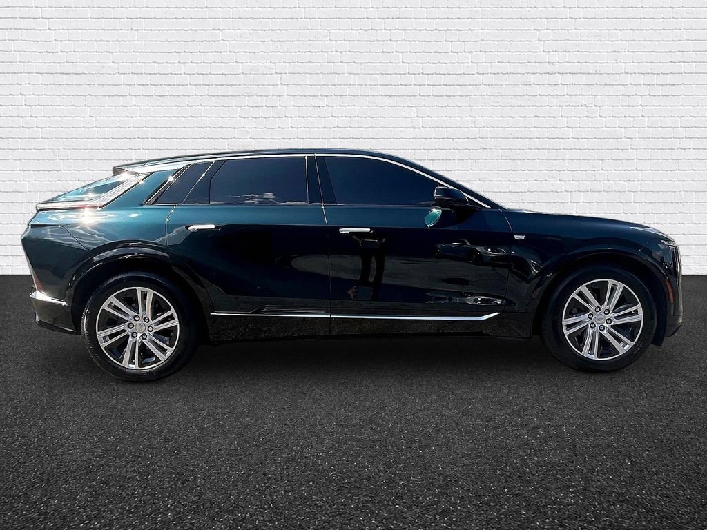 Used 2024 Cadillac Lyriq Tech RWD image 8