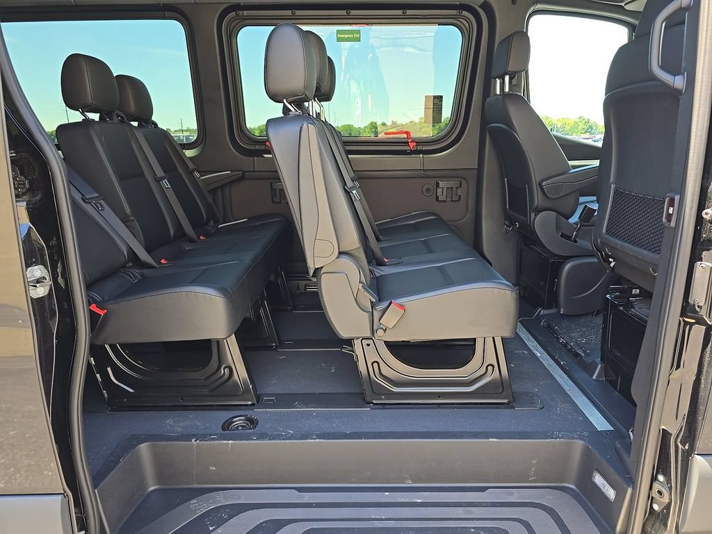 Used 2024 Mercedes-Benz Sprinter 2500 image 13