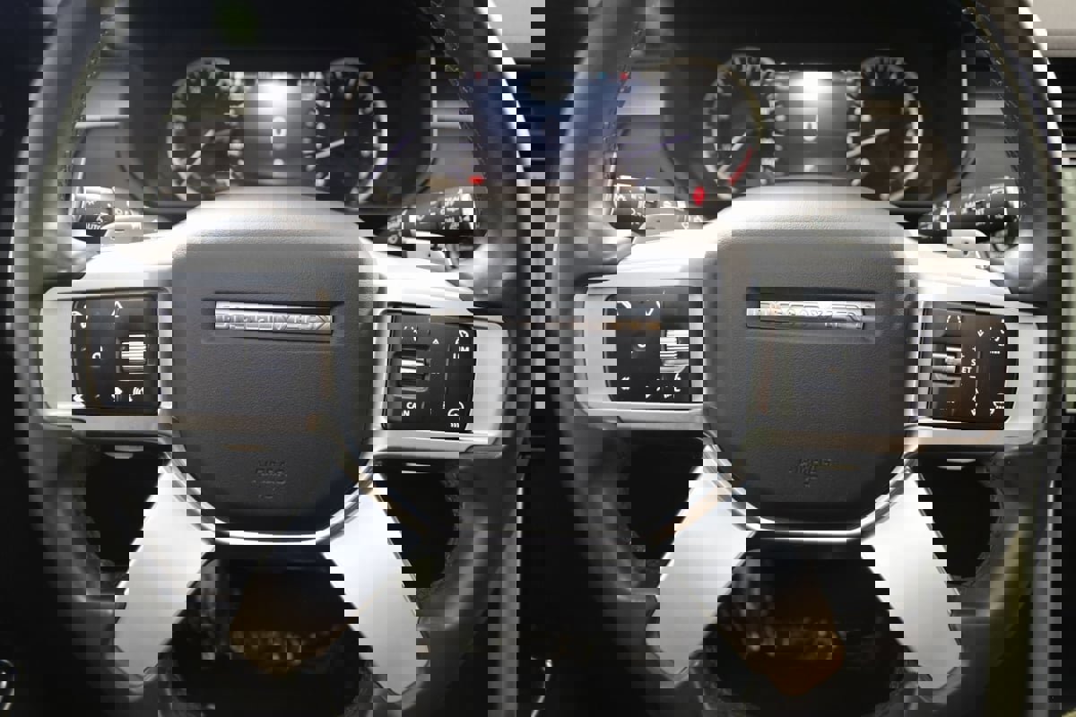 Used 2023 Land Rover Discovery S R-Dynamic image 41