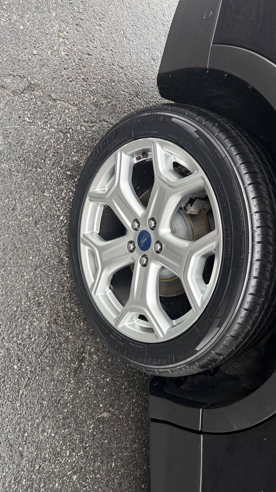 Used 2019 Ford Escape Titanium FWD image 12