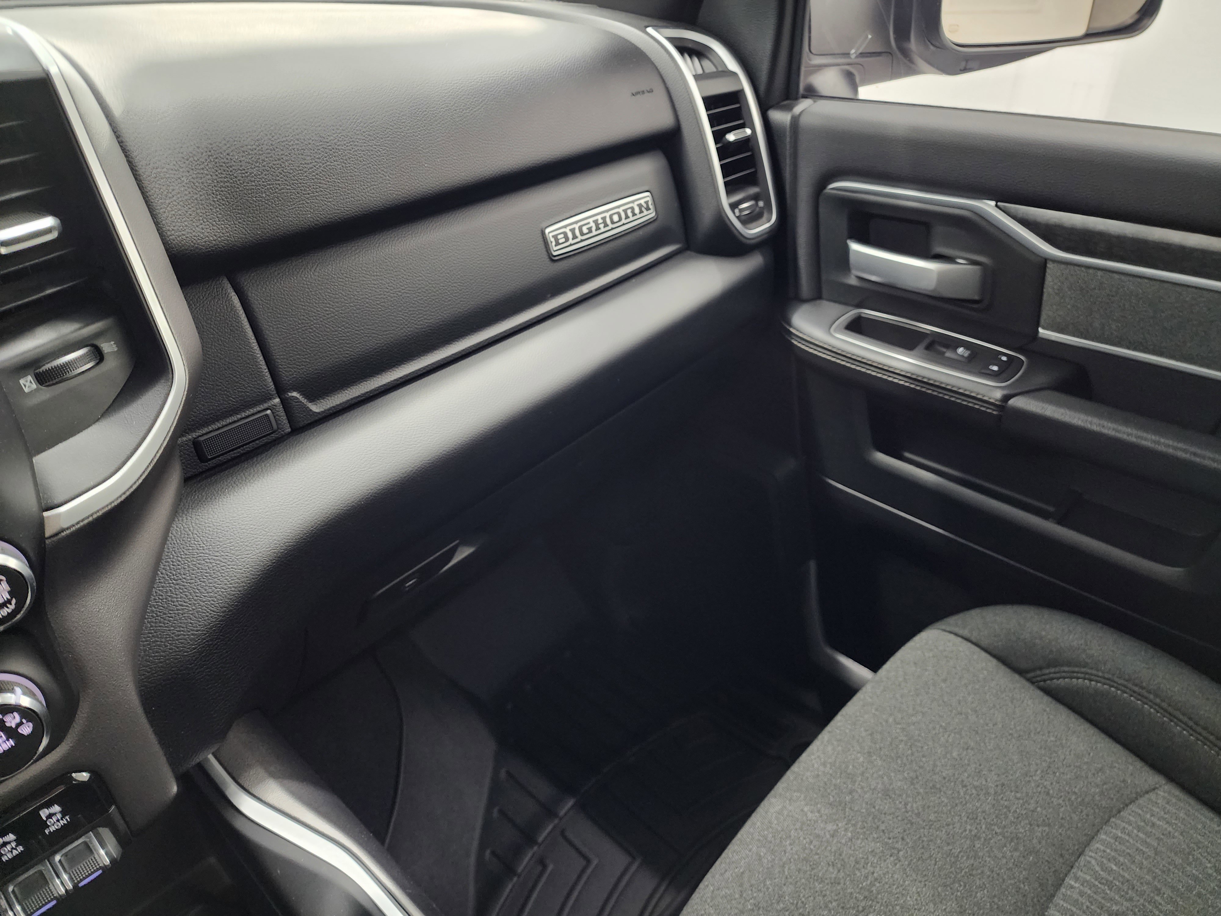 Used 2020 RAM 2500 Big Horn w/ Night Edition image 12