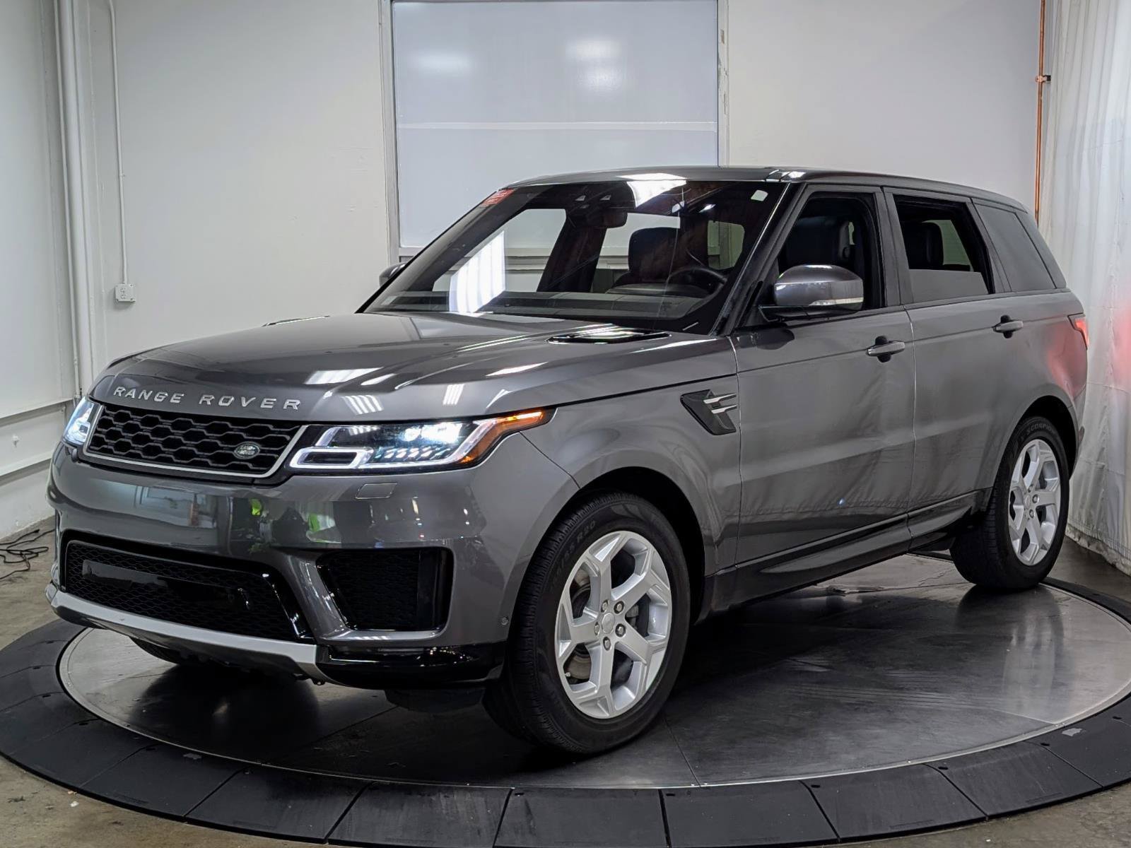 Used 2018 Land Rover Range Rover Sport HSE AWD/4WD image 4