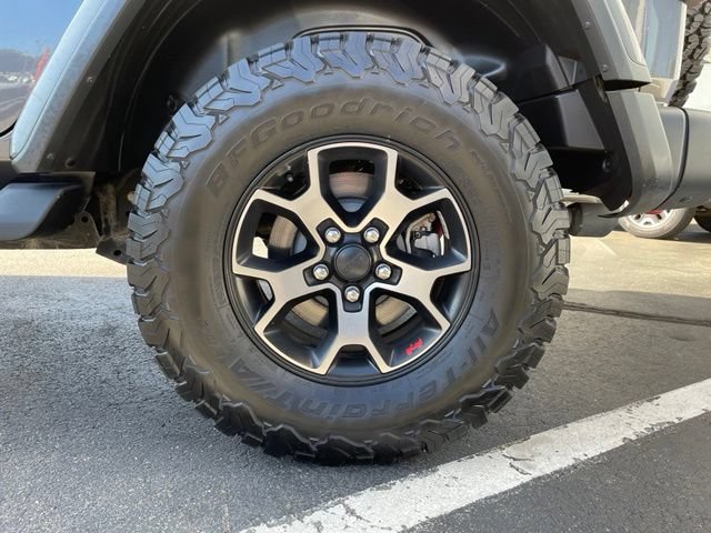 Used 2018 Jeep Wrangler Unlimited Rubicon w/ Dual Top Group AWD/4WD image 32