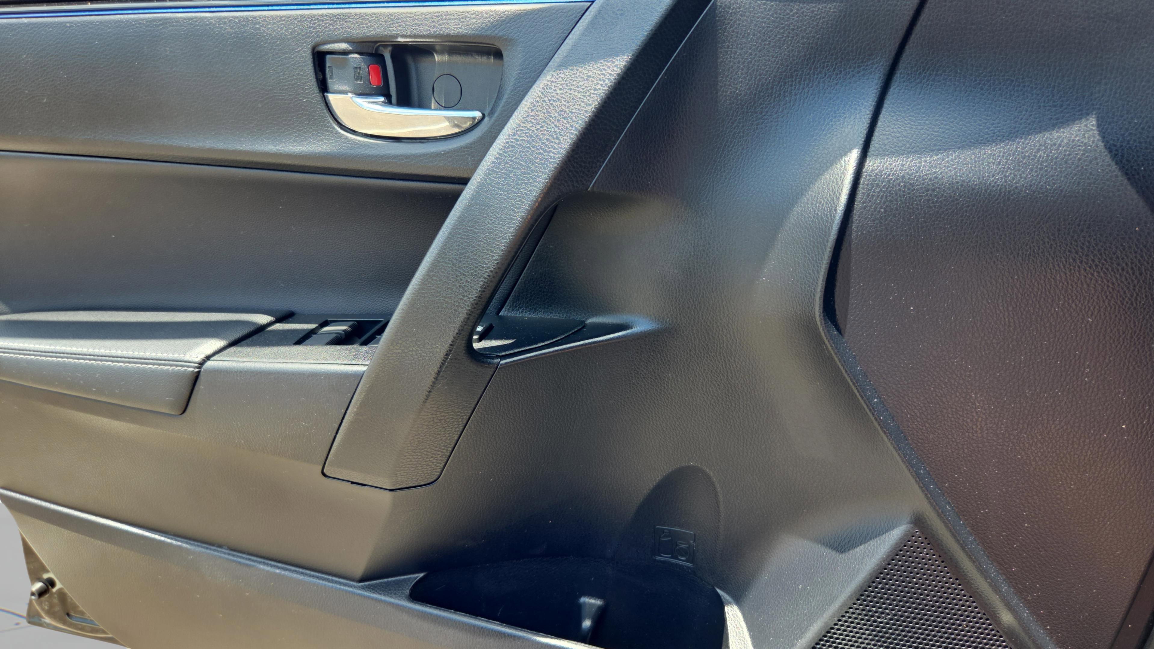Used 2017 Toyota Corolla SE FWD image 23