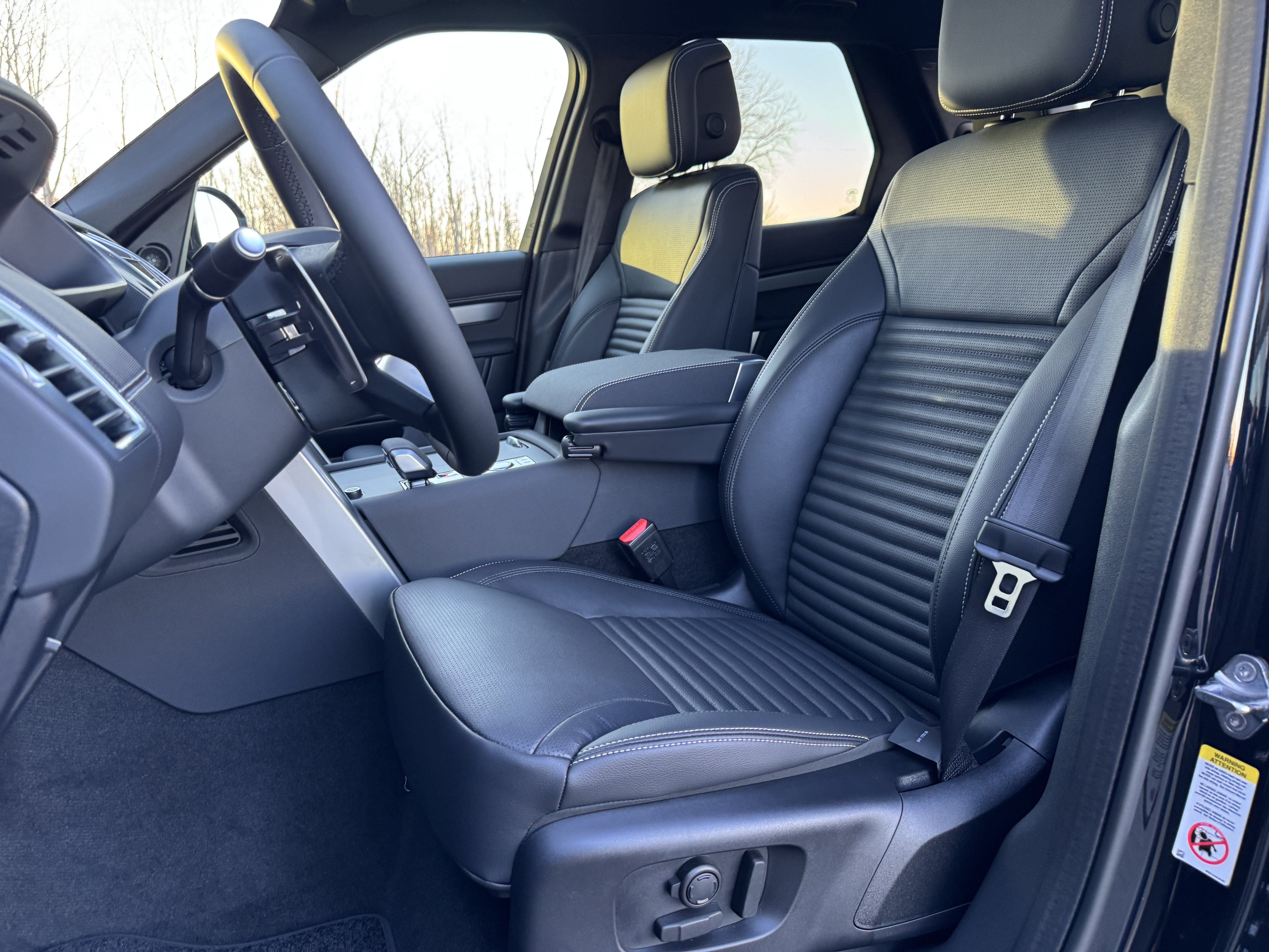 New 2026 Land Rover Discovery Limited Edition AWD/4WD image 15