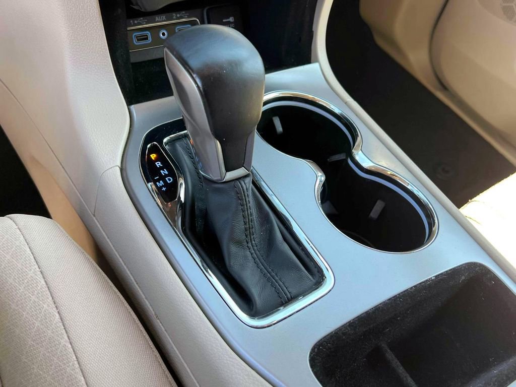 Certified 2022 Jeep Grand Cherokee Laredo E image 24