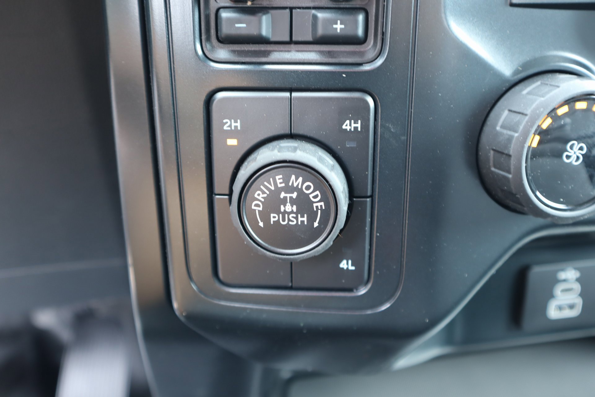 New 2025 Ford F150 XL w/ Equipment Group 103A High image 8