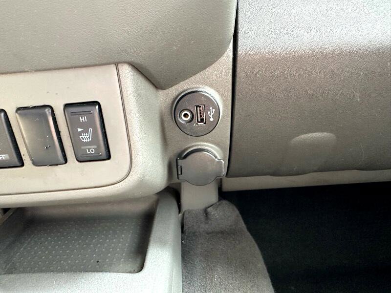 Used 2021 Nissan Frontier SV w/ Midnight Edition Floor Mats image 22