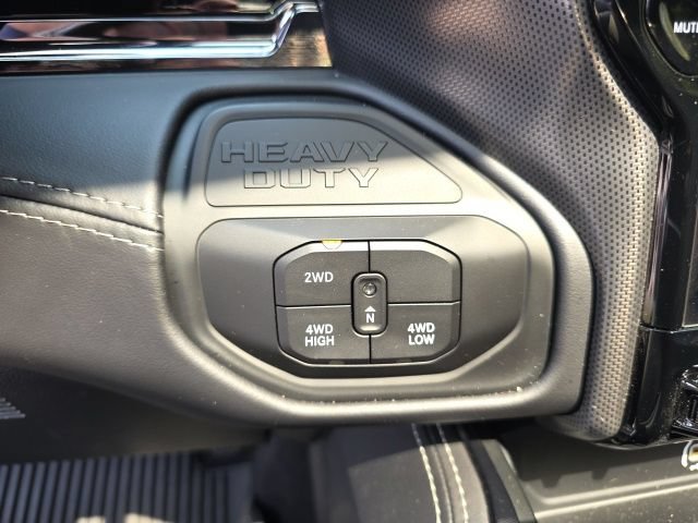 Used 2025 RAM 2500 Limited AWD/4WD image 29