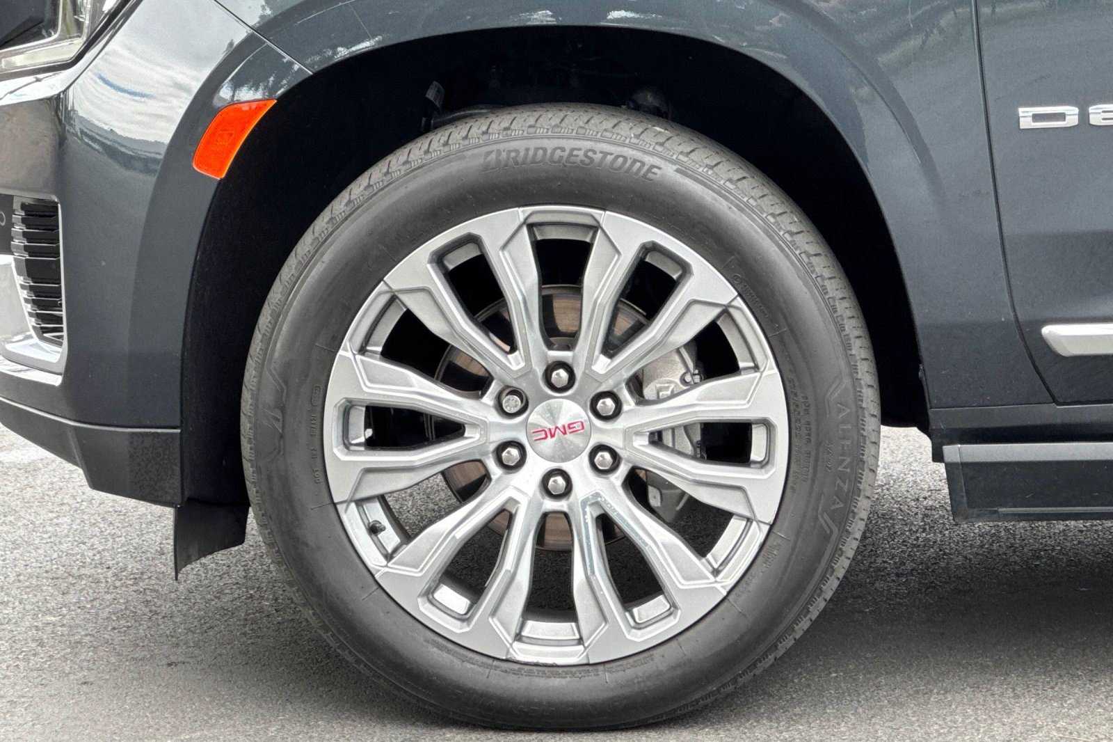 Used 2022 GMC Yukon XL Denali AWD/4WD image 35