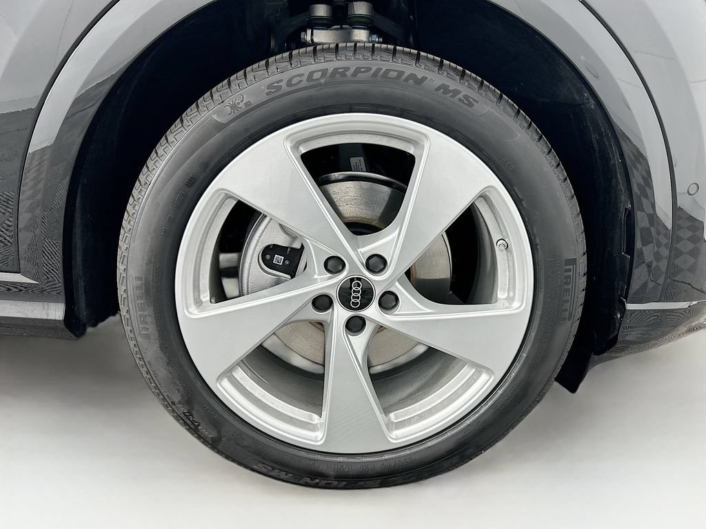 Used 2025 Audi Q5 Prestige AWD/4WD image 31