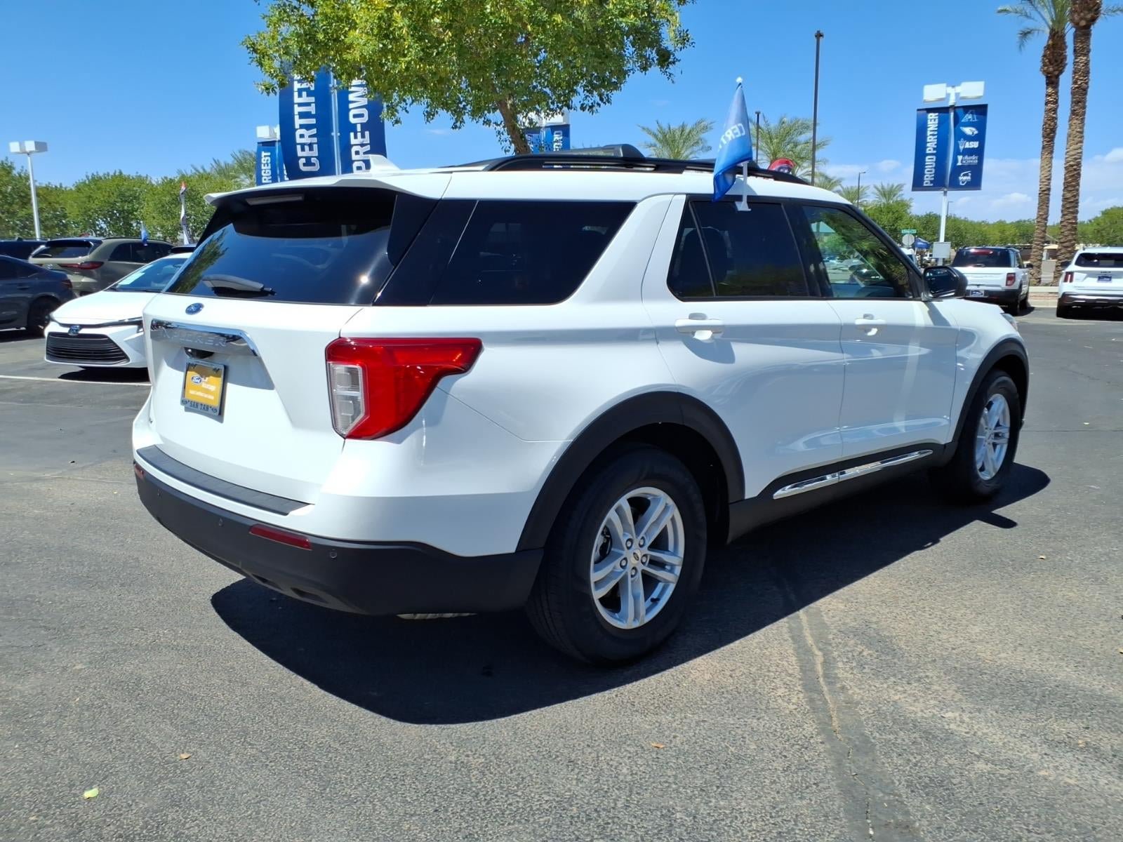 Certified 2023 Ford Explorer XLT RWD image 4