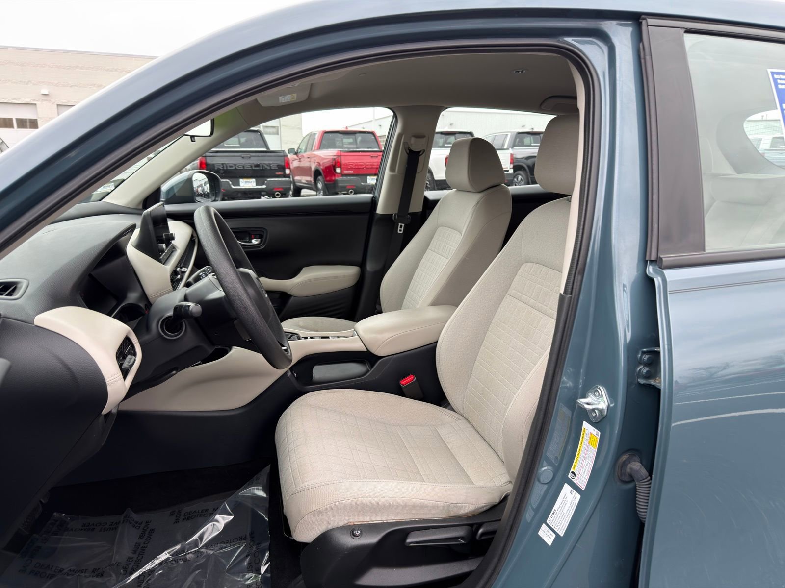 Used 2023 Honda HR-V LX image 10