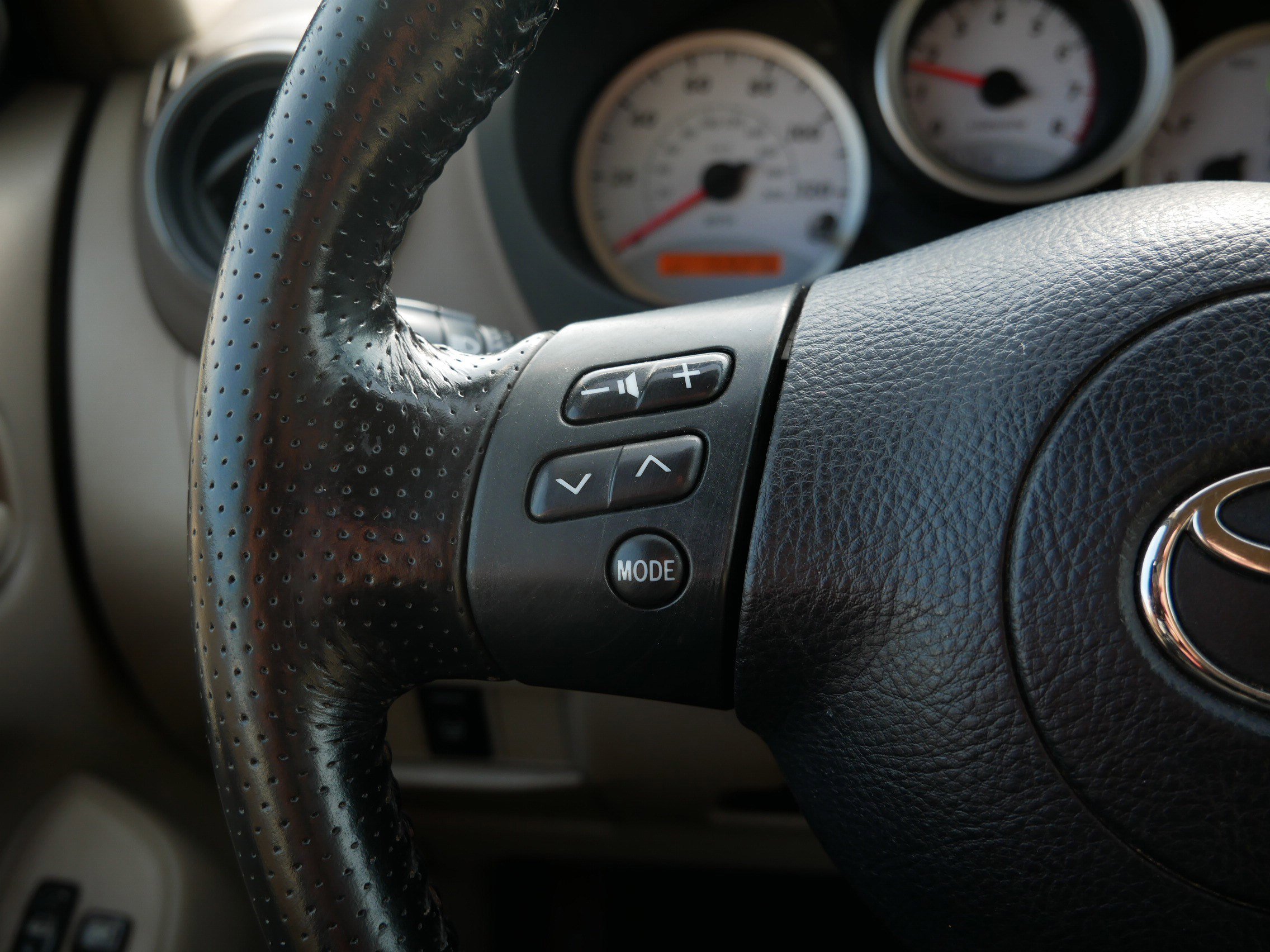 Used 2004 Toyota RAV4 4WD image 26