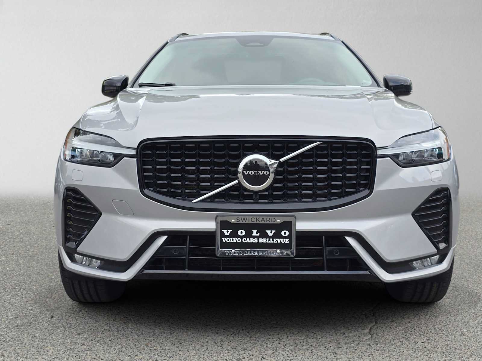 Certified 2024 Volvo XC60 B5 Core w/ Protection Package Premier AWD/4WD image 8
