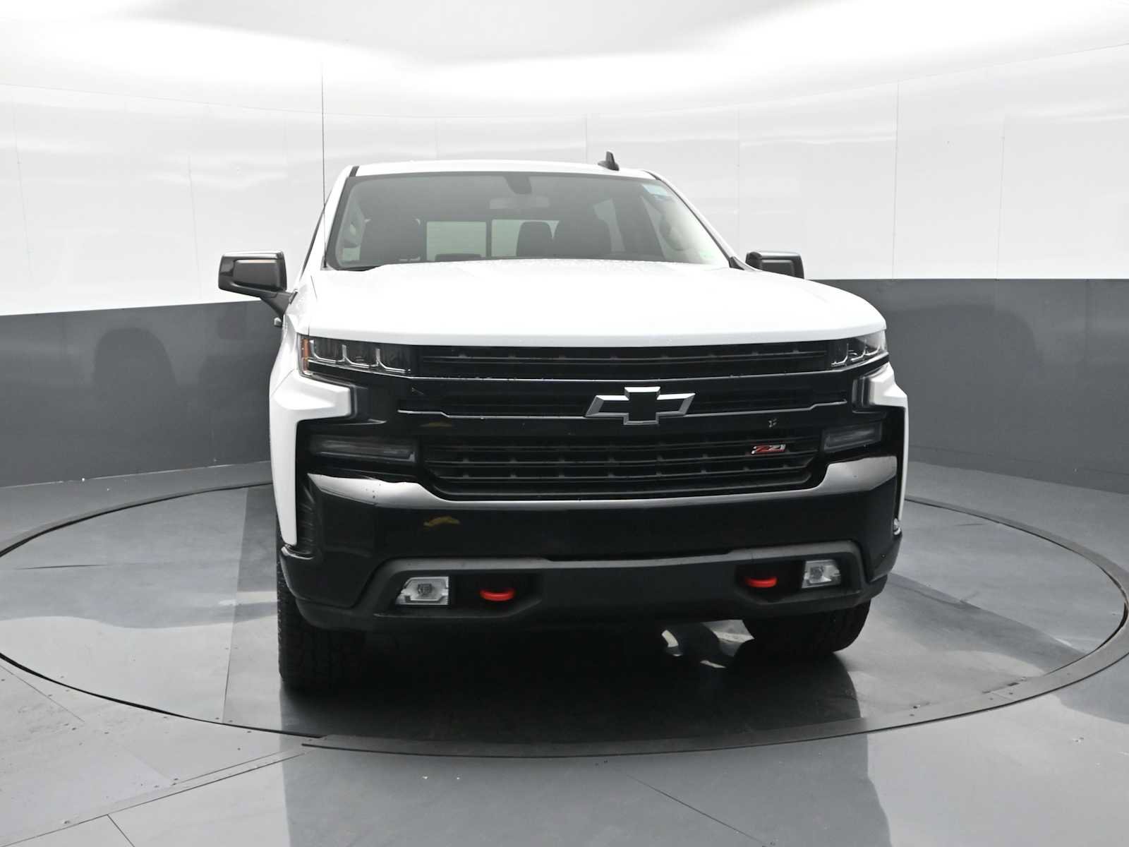 Used 2021 Chevrolet Silverado 1500 LT Trail Boss w/ Convenience Package II image 2