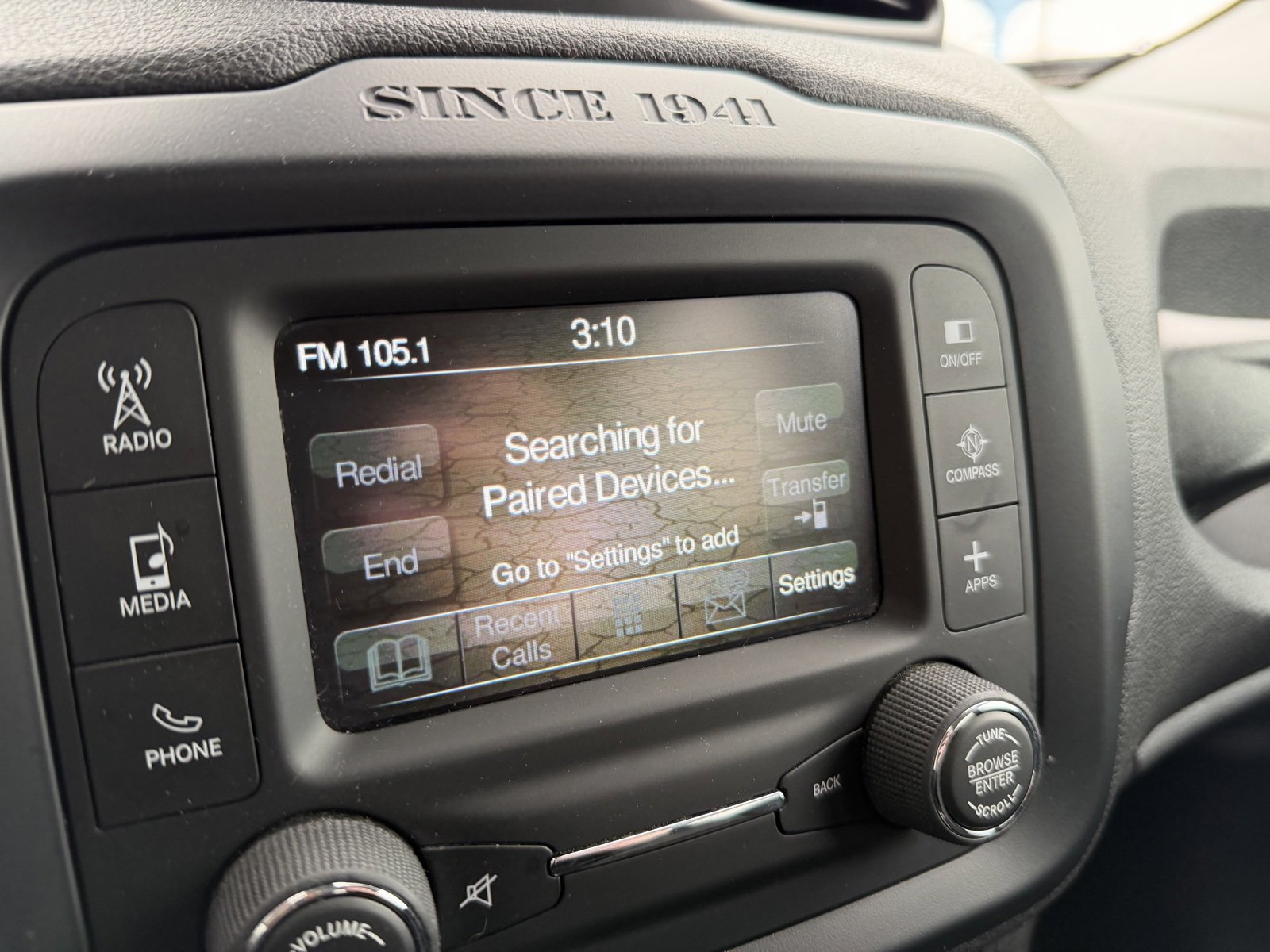 Used 2017 Jeep Renegade Latitude w/ Cold Weather Group image 28