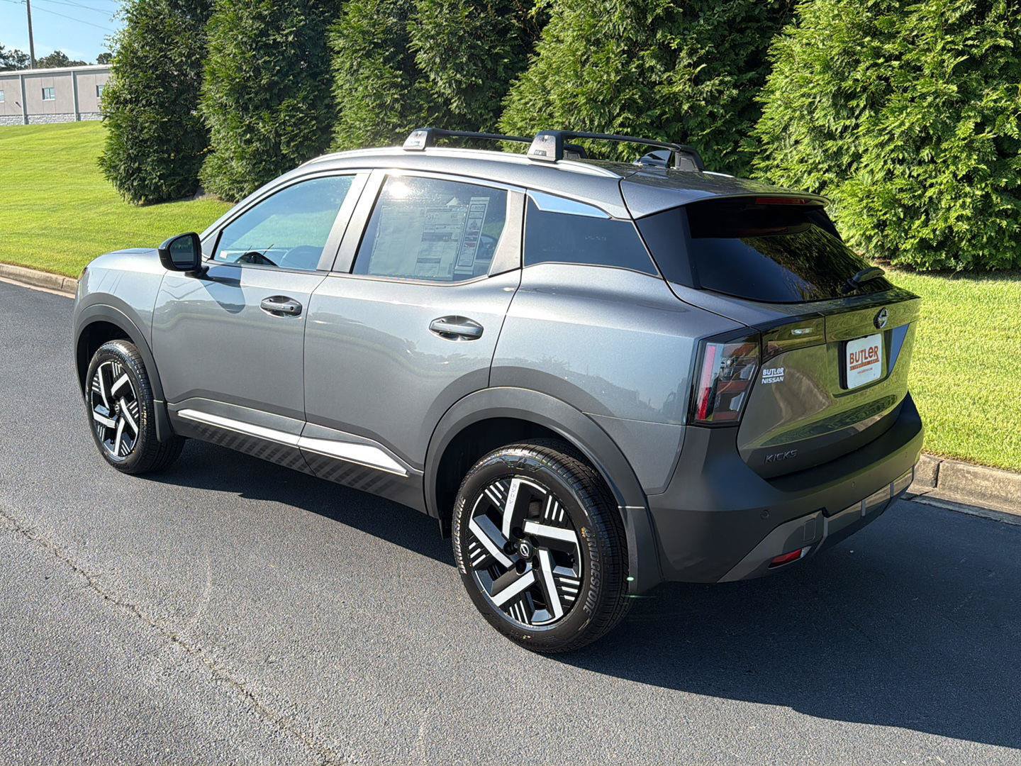 New 2026 Nissan Kicks SV w/ Cold Weather Package FWD image 4