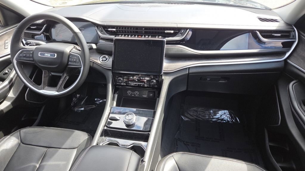 Used 2023 Jeep Grand Cherokee L Limited w/ Luxury Tech Group II image 36