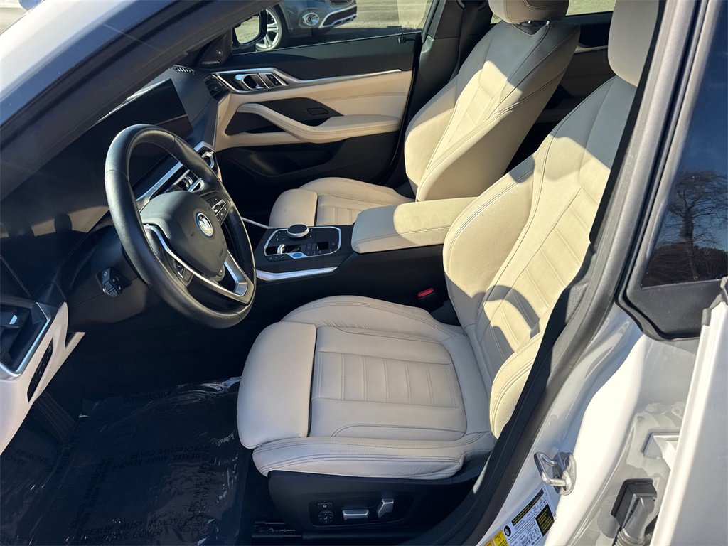 Used 2023 BMW i4 eDrive35 w/ Premium Package image 9