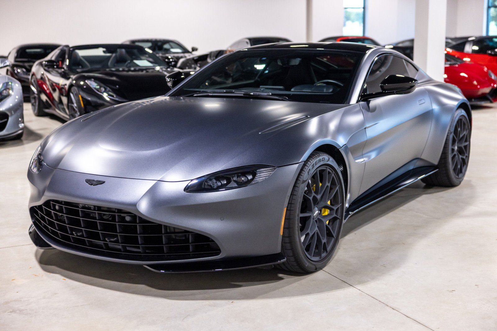 Used 2022 Aston Martin V8 Vantage Coupe RWD image 12