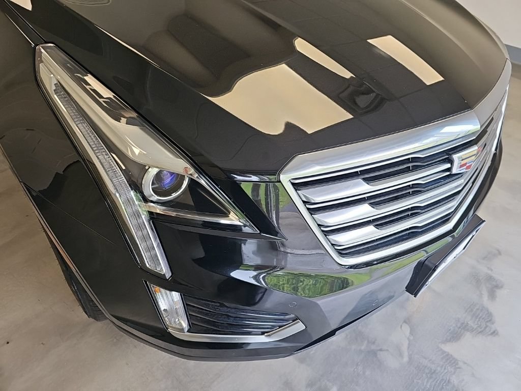 Used 2018 Cadillac XT5 Luxury w/ Driver Awareness Package AWD/4WD image 9