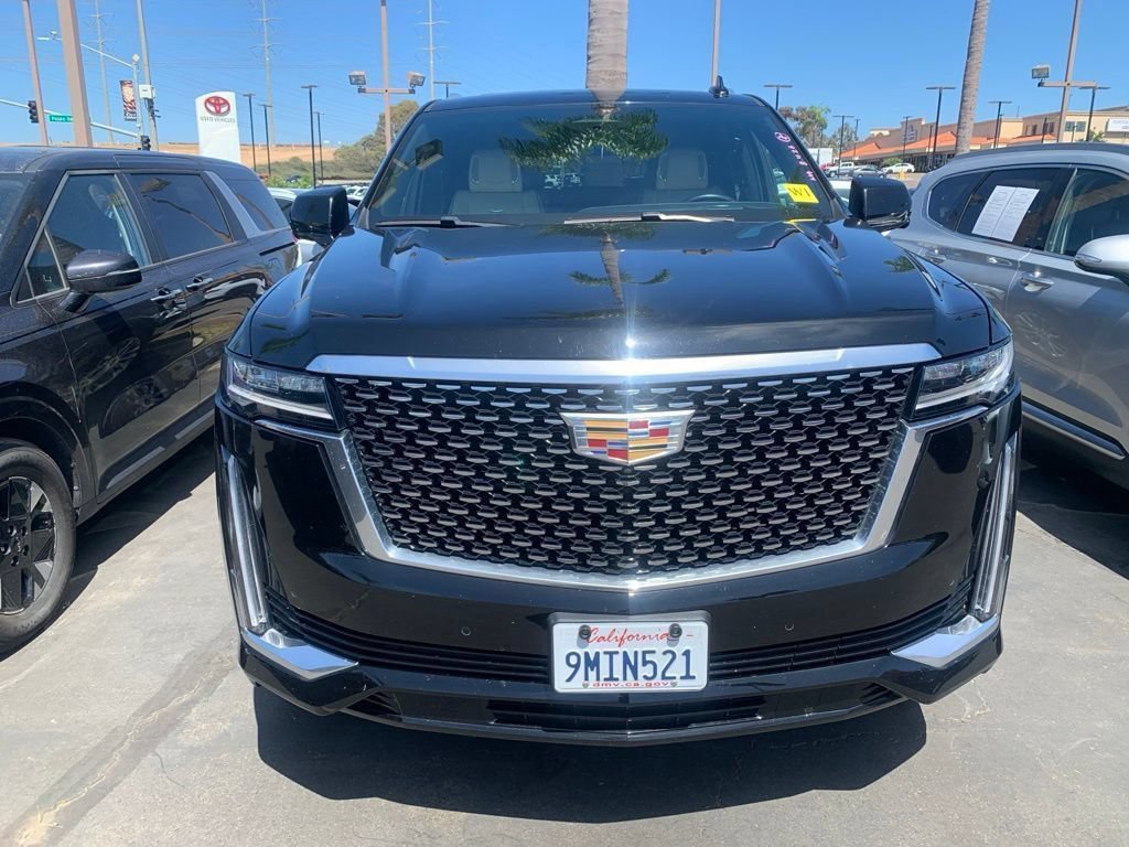 Used 2024 Cadillac Escalade Premium Luxury RWD image 4