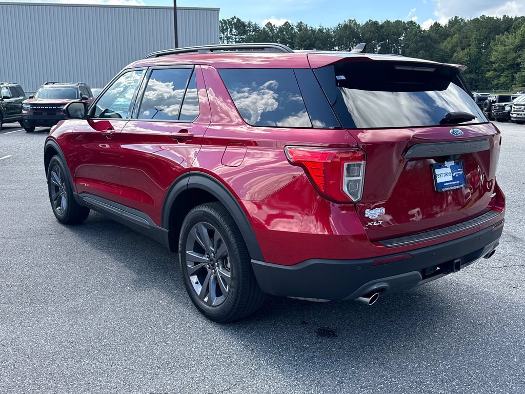 Used 2023 Ford Explorer XLT w/ Equipment Group 202A AWD/4WD image 5