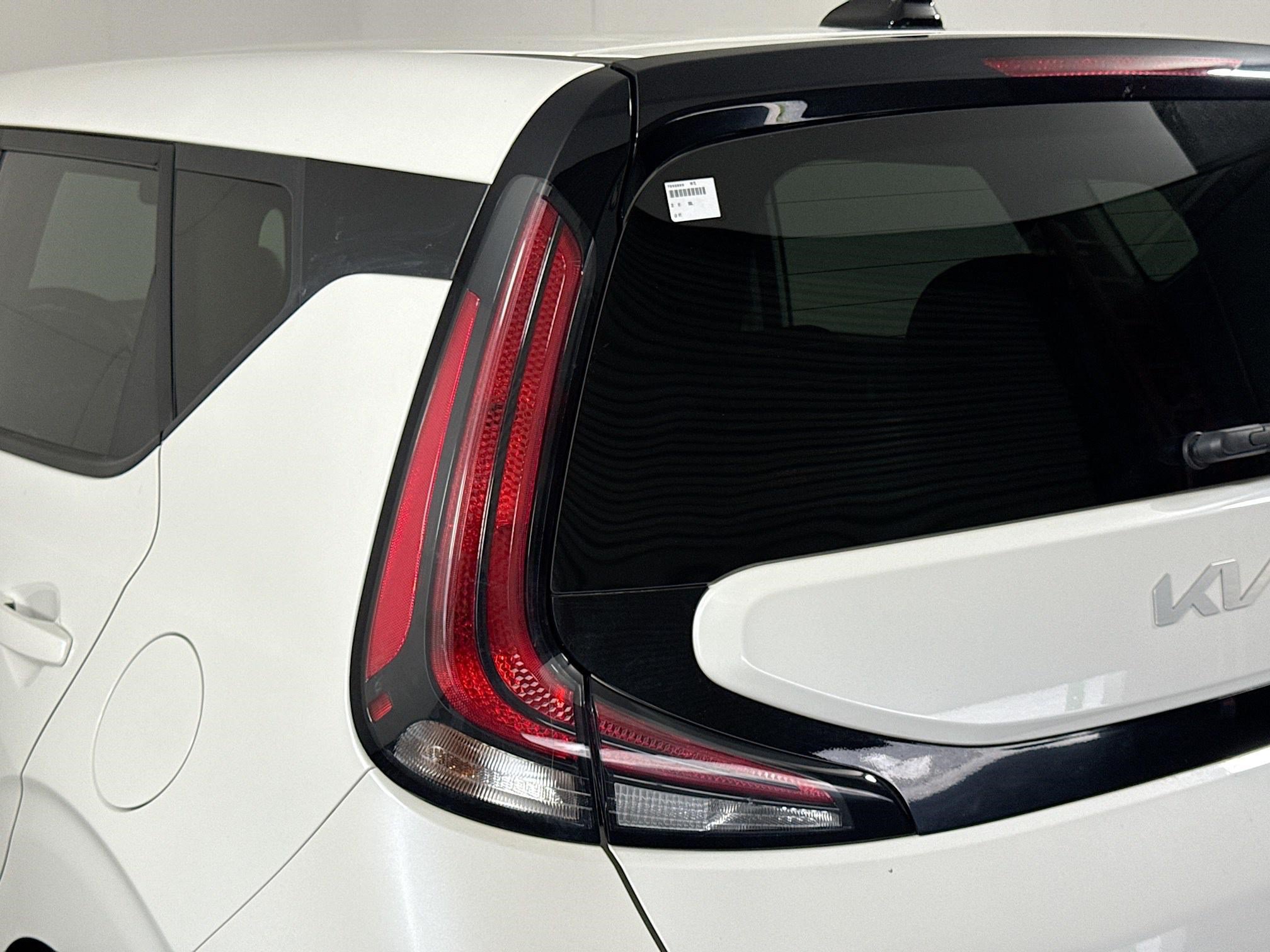Used 2023 Kia Soul LX FWD image 35