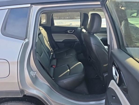 Used 2022 Jeep Compass Limited image 8