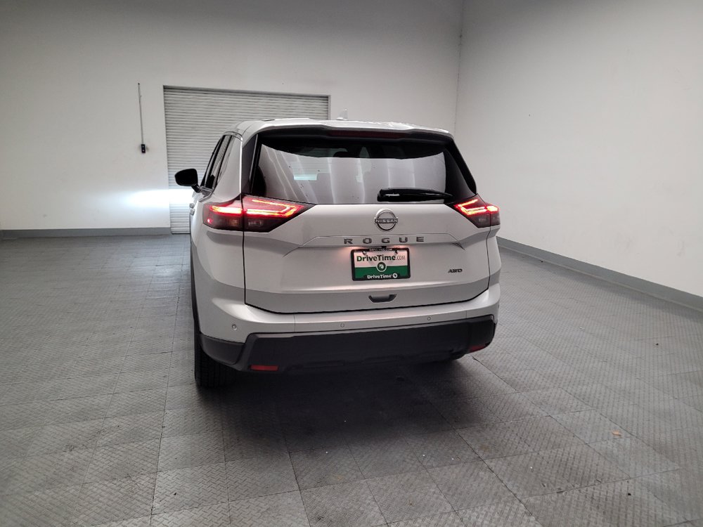 Used 2025 Nissan Rogue SV AWD/4WD image 6