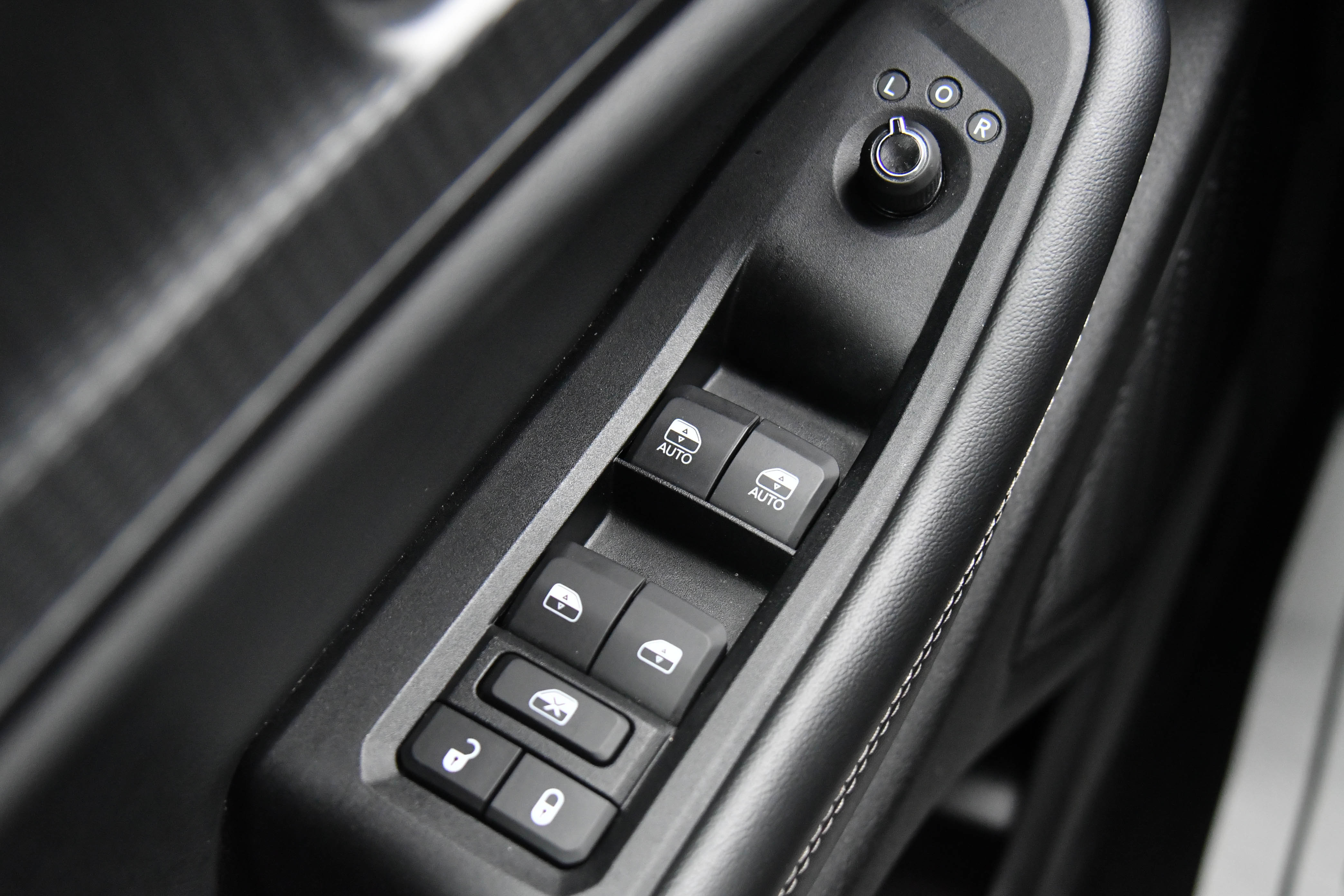 Used 2023 Jeep Grand Cherokee L Laredo image 33