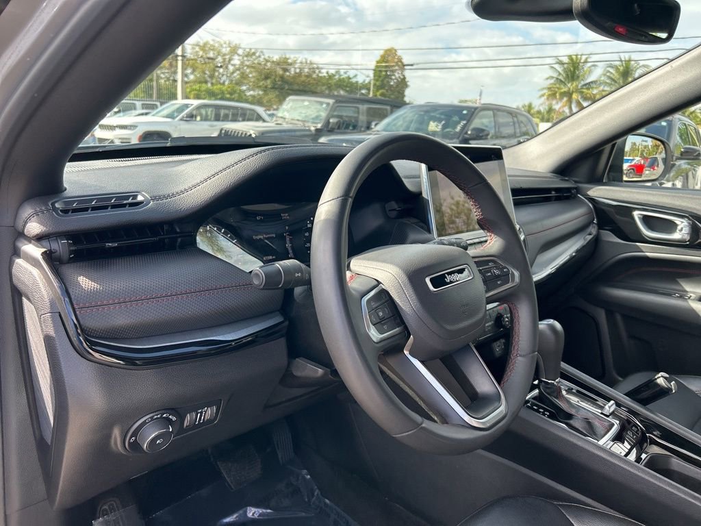 Used 2024 Jeep Compass Trailhawk image 11