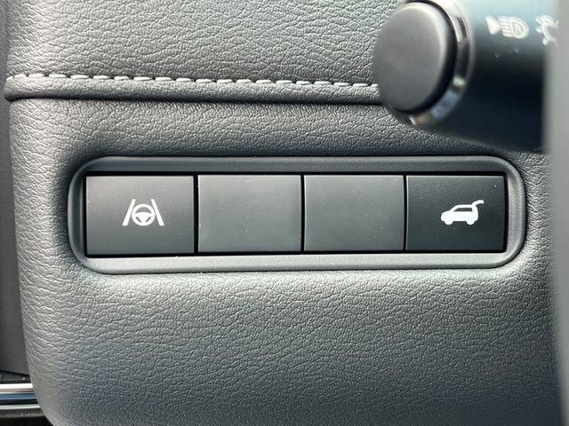 New 2026 Nissan Armada SL w/ Captain's Chari Seat Package image 12