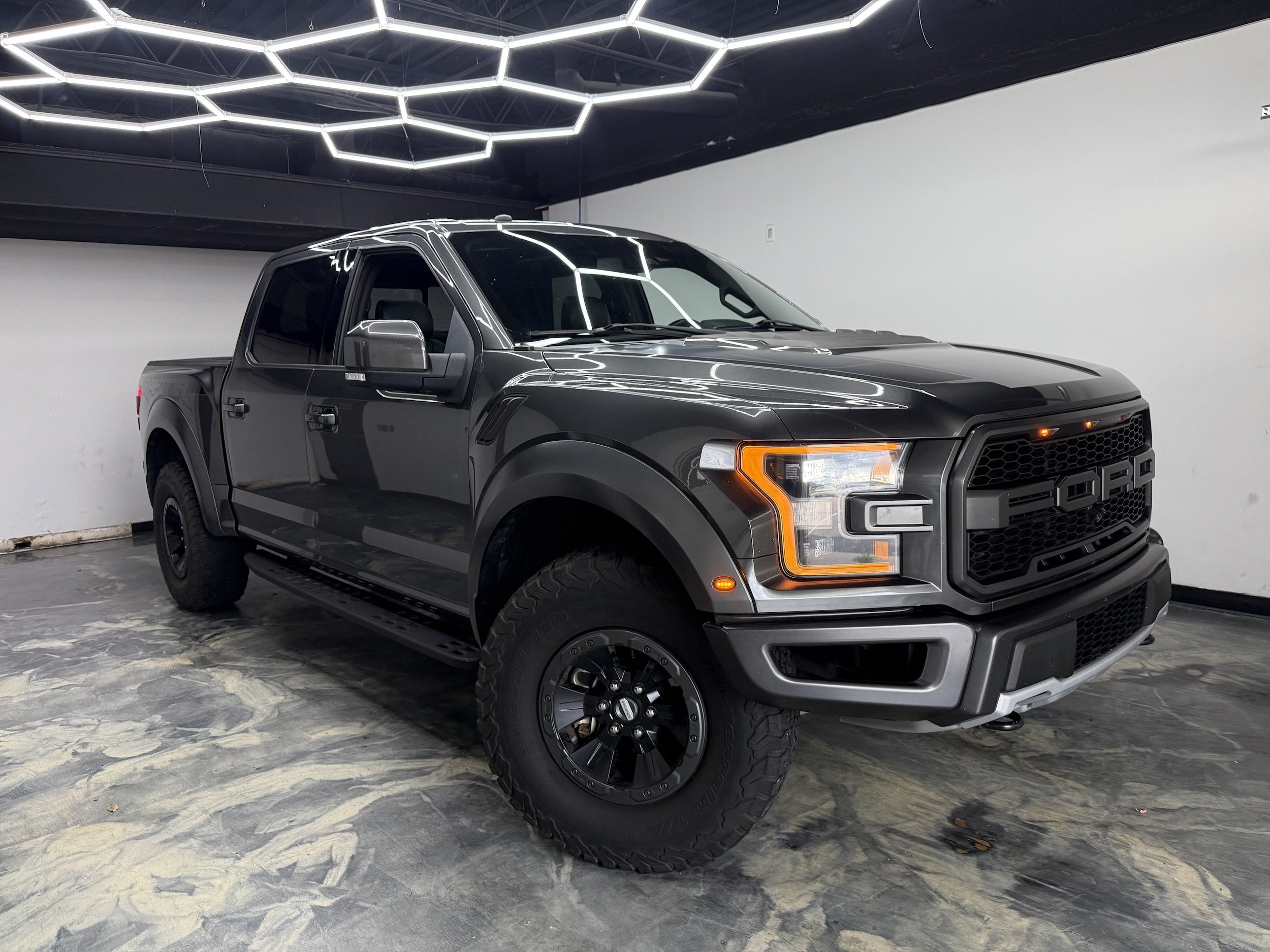 Used 2018 Ford F150 Raptor w/ Equipment Group 802A Luxury AWD/4WD image 5