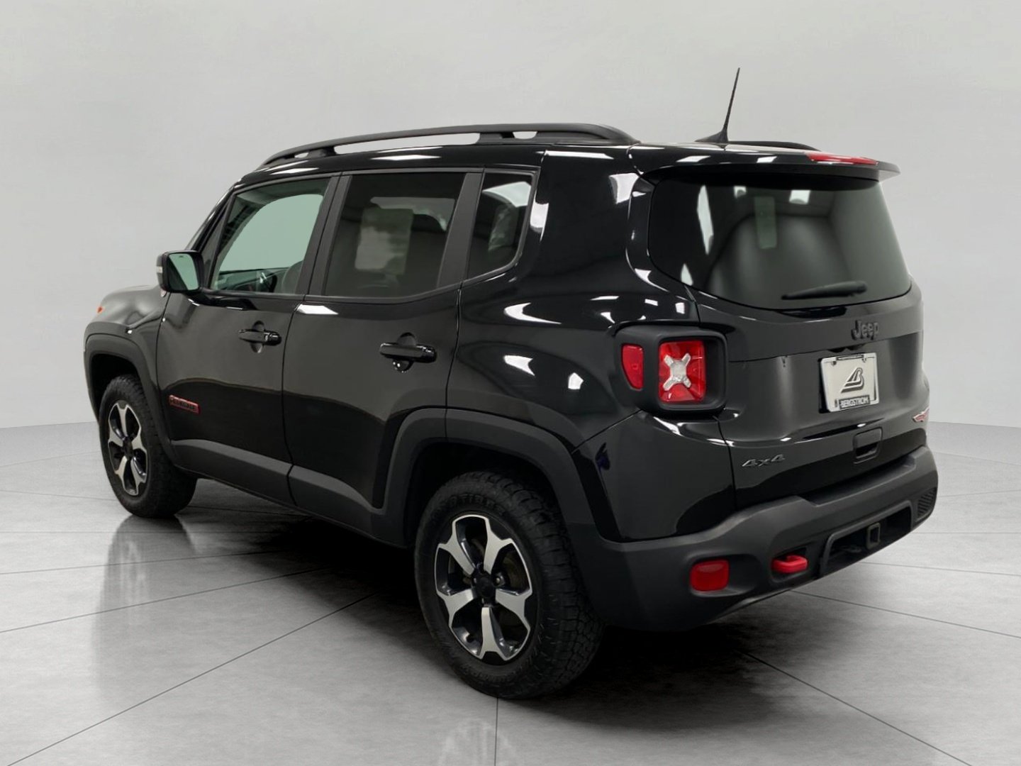 Used 2019 Jeep Renegade Trailhawk AWD/4WD image 7
