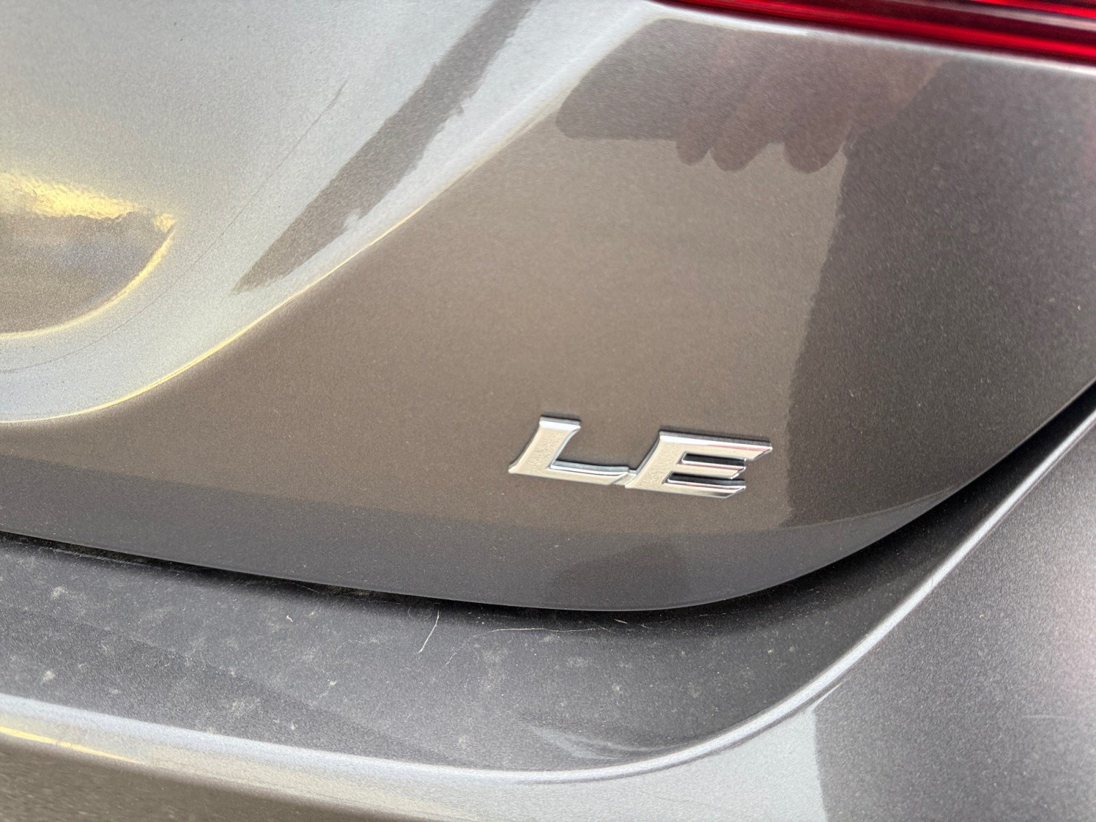Used 2020 Toyota Camry LE w/ Carpet Mat Package FWD image 23