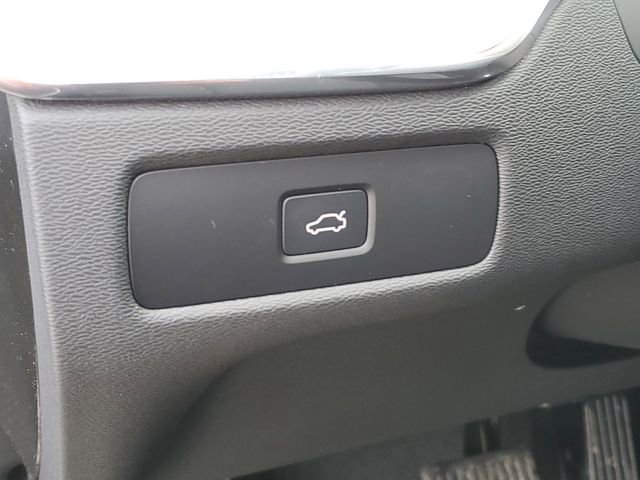 New 2026 Volvo XC60 B5 Plus w/ Protection Package Premier image 9