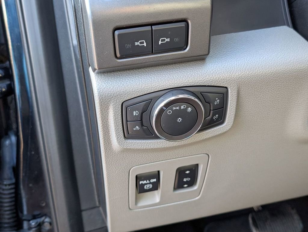 Used 2018 Ford F150 XLT w/ Equipment Group 302A Luxury image 38