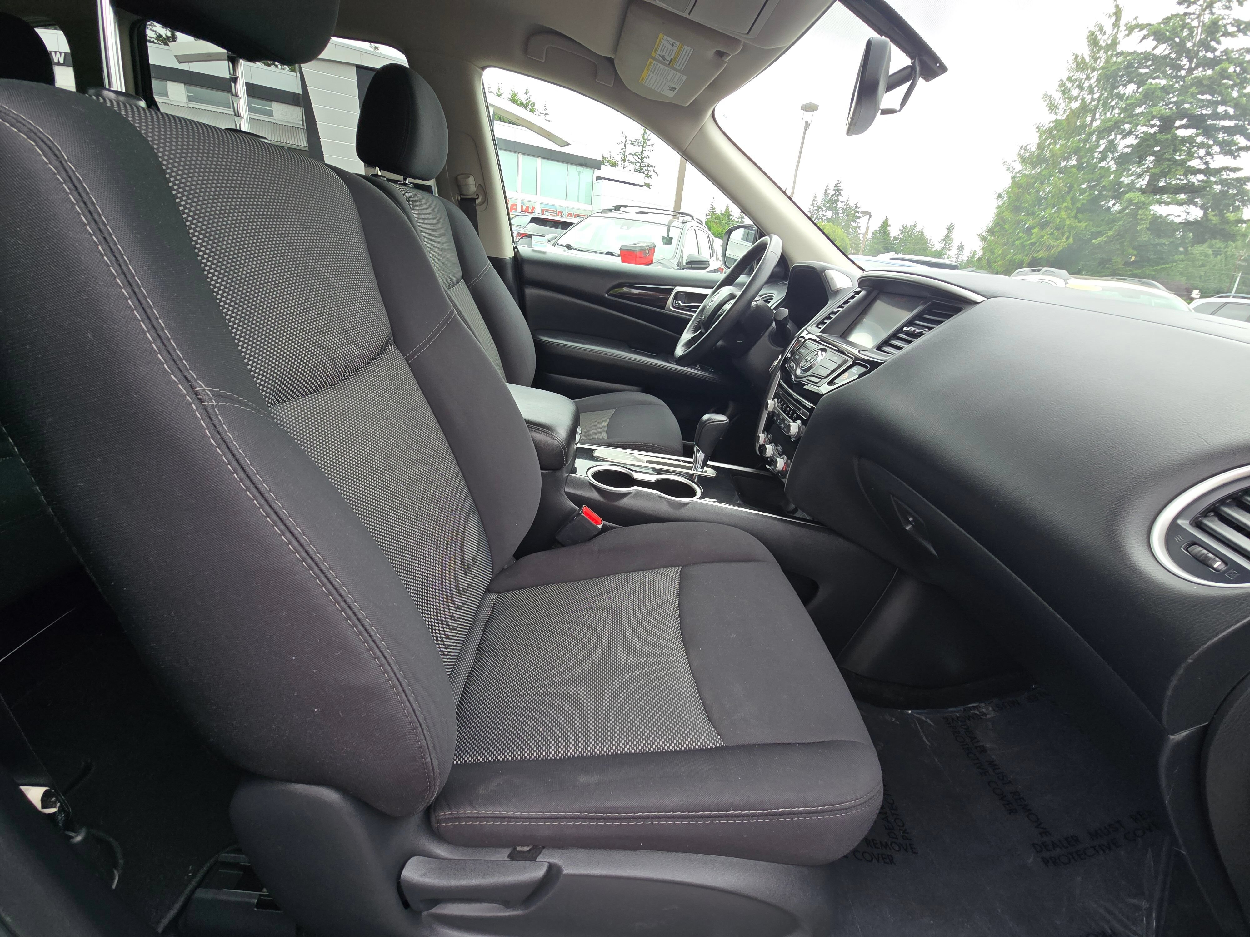 Used 2019 Nissan Pathfinder SV FWD image 11