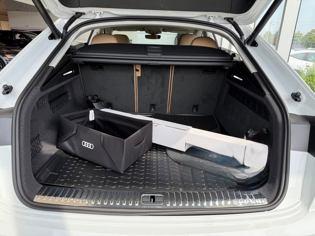 New 2025 Audi Q8 Premium Plus image 15