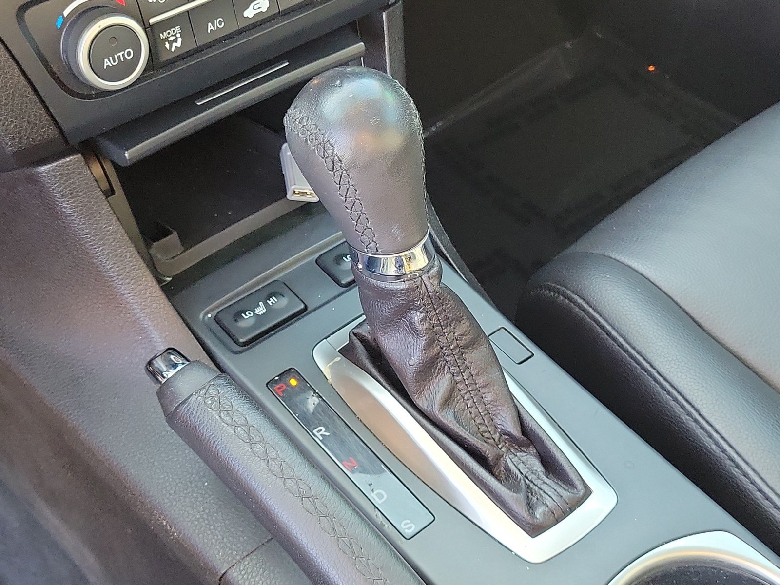 Used 2018 Acura ILX FWD image 25