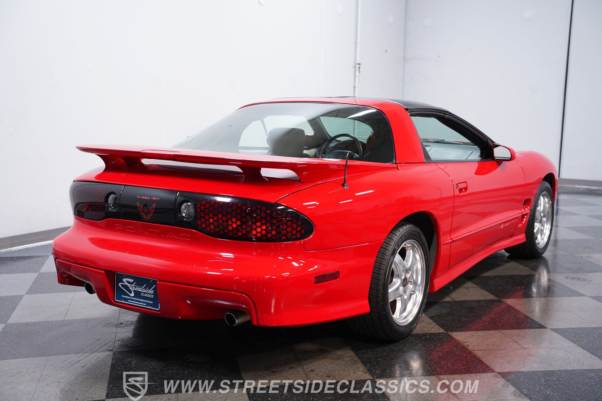 Used 2001 Pontiac Firebird Formula w/ Protection Group RWD image 10
