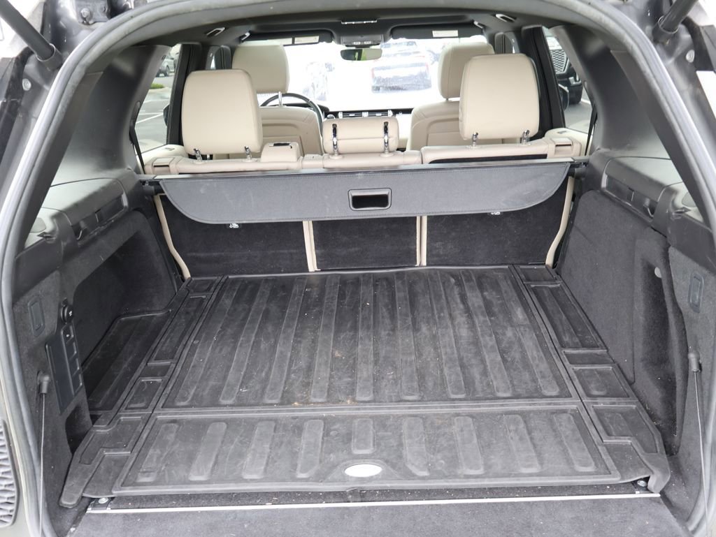 Used 2019 Land Rover Discovery SE AWD/4WD image 17