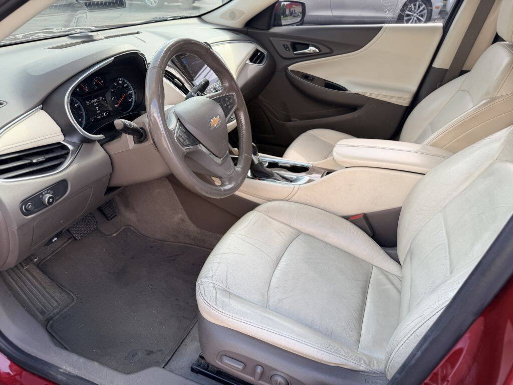 Used 2021 Chevrolet Malibu LT w/ Leather Package FWD image 8